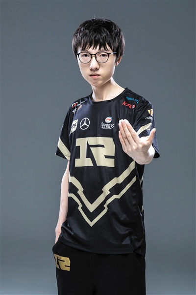 RNG前途光明！，浓眉哥新星反败为胜表现突出热度持续攀升的简单介绍