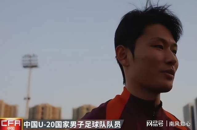 爱游戏官方网站-自行车大奖赛焦点战：塞外迅豹队读秒扳平荆楚巨龙队，客场强势带走胜利。关键战拿下信心的简单介绍